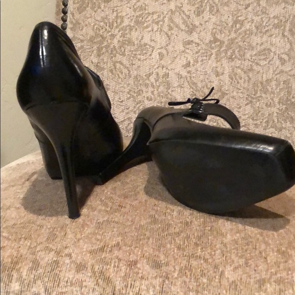 Shoes - Picture 4 of 4